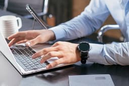 Sinyal E-E-A-T untuk AI 2026: Cara Membuktikan Kredibilitas ke Mesin
